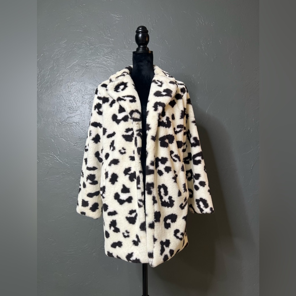 Janice Apparel Leopard Print Faux Fur Jacket